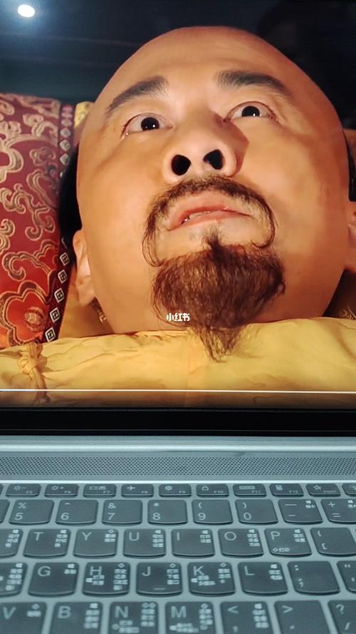 弹你脑瓜崩搞笑图_搞笑弹脑袋图，聊天分享添欢乐，轻松场合必备！