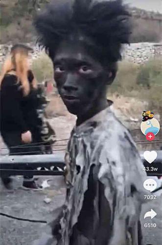被炸黑脸搞笑表情包_被炸毁脸有黑印，幽默夸张，社交媒体人气高！