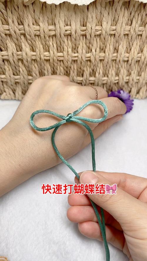 打蝴蝶结的打法图片_蝴蝶结打法教程图解，手把手教你轻松学会DIY漂亮蝴蝶结！
