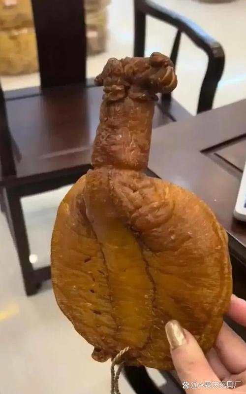 猪饲料袋子搞笑图片_搞笑猪饲料袋图片，社交媒体分享，广告吸睛！